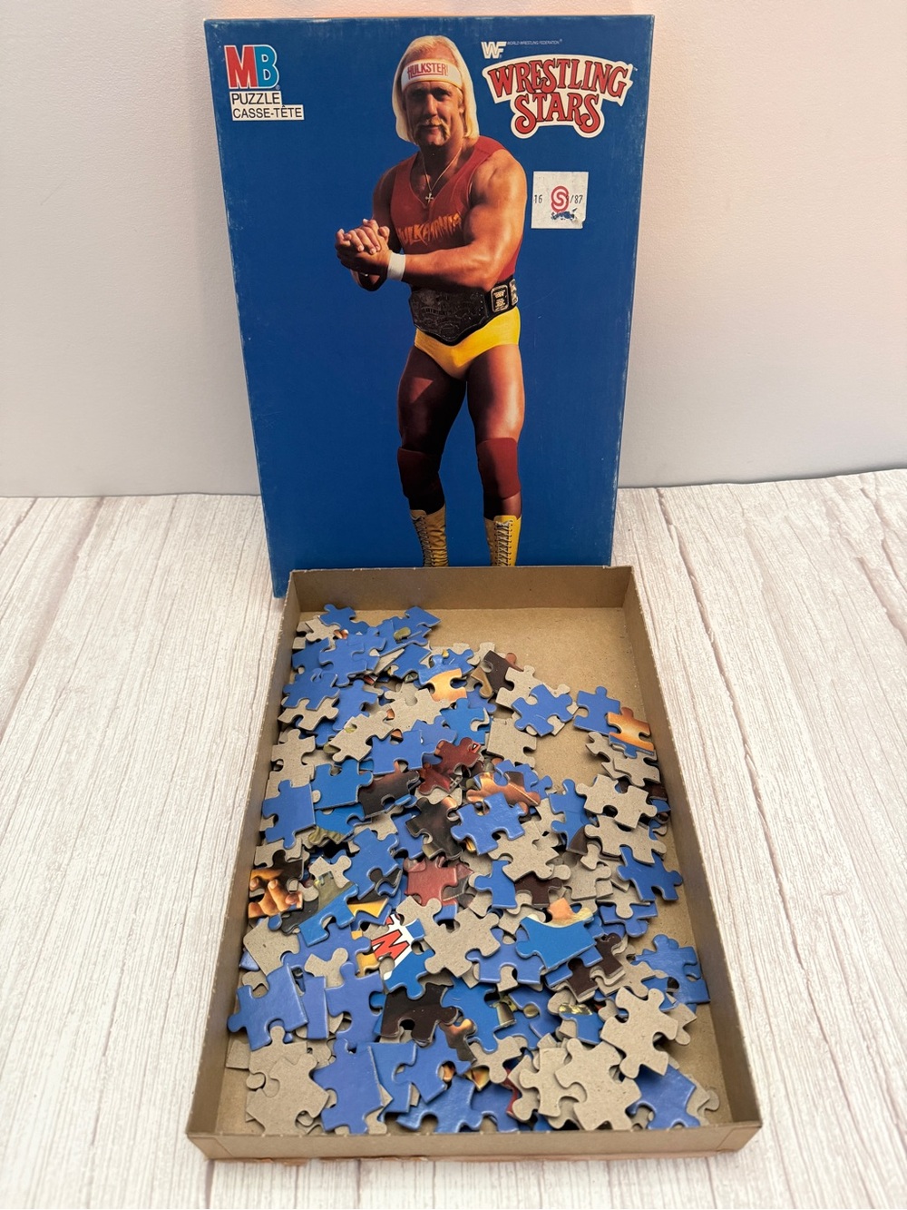 Vtg 1985 Milton Bradley Hulk Hogan WWF Wrestling Stars Jigsaw 250 pc Puzzle